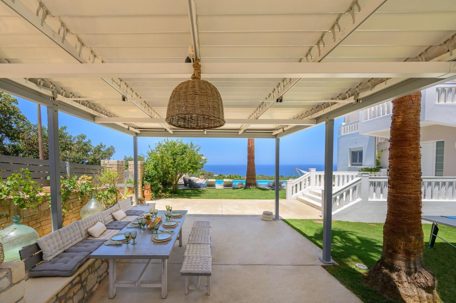 Infinity With Pool, Bbq And Ping-pong Table, 1km From The