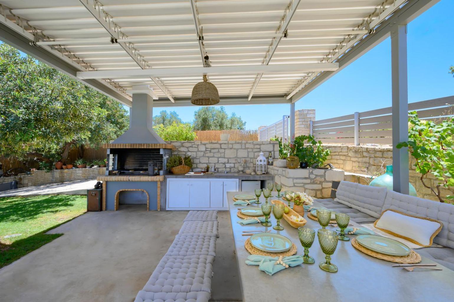 Vilă Infinity With Pool, Bbq And Ping-pong Table, 1km From The