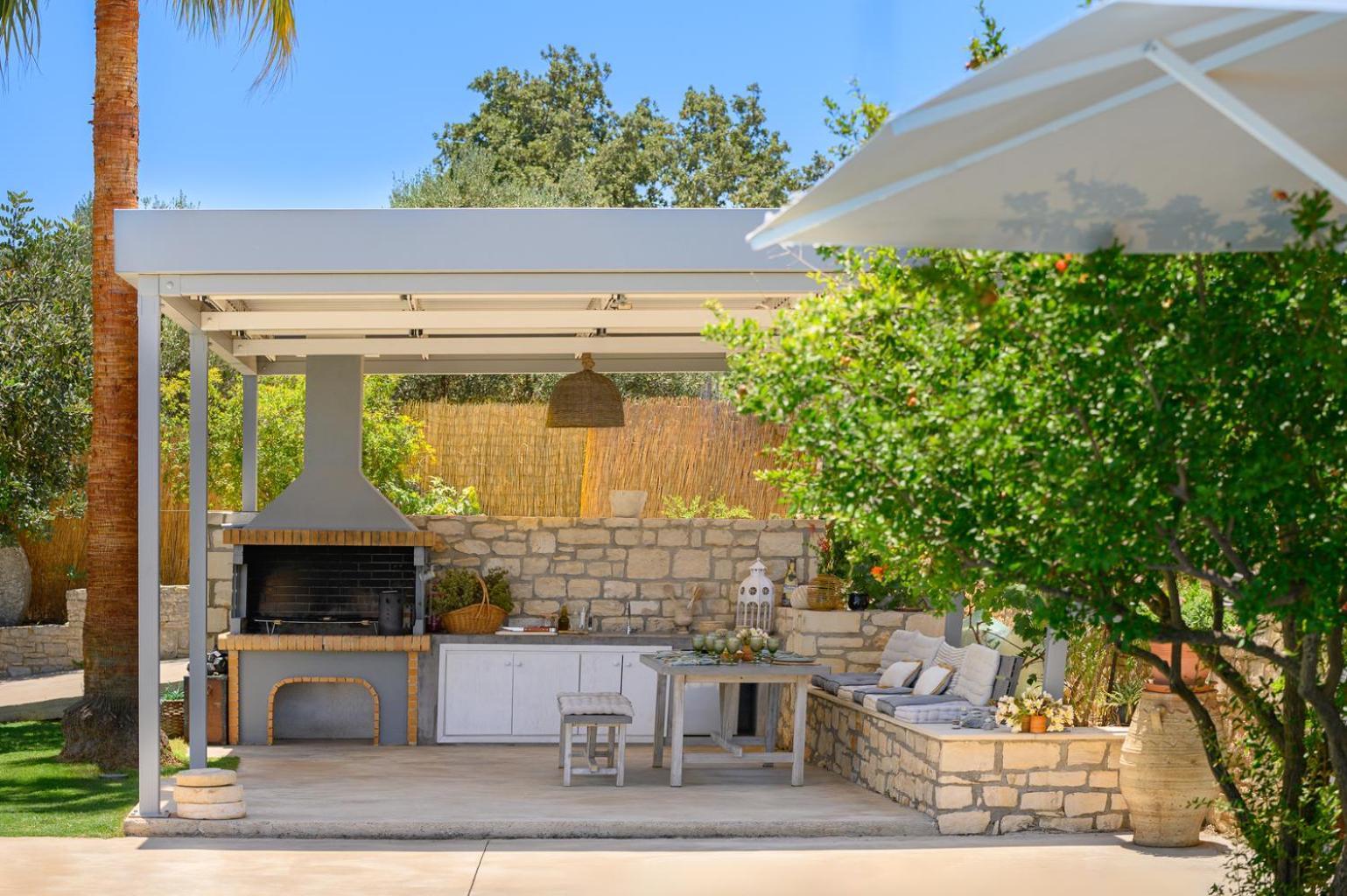 Infinity With Pool, Bbq And Ping-pong Table, 1km From The Vilă Atsipopoulo