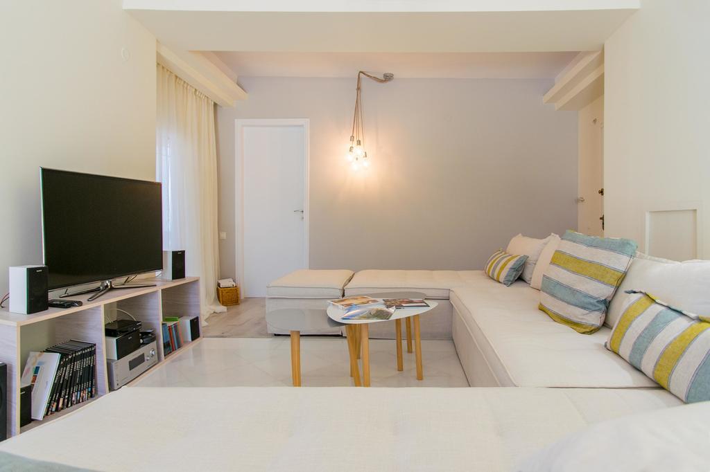 Infinity With Pool, Bbq And Ping-pong Table, 1km From The