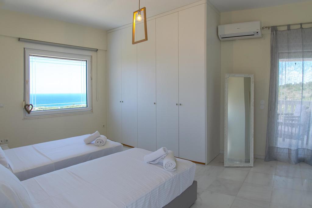 Infinity With Pool, Bbq And Ping-pong Table, 1km From The