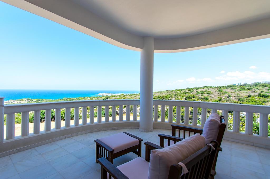Infinity With Pool, Bbq And Ping-pong Table, 1km From The Atsipopoulo